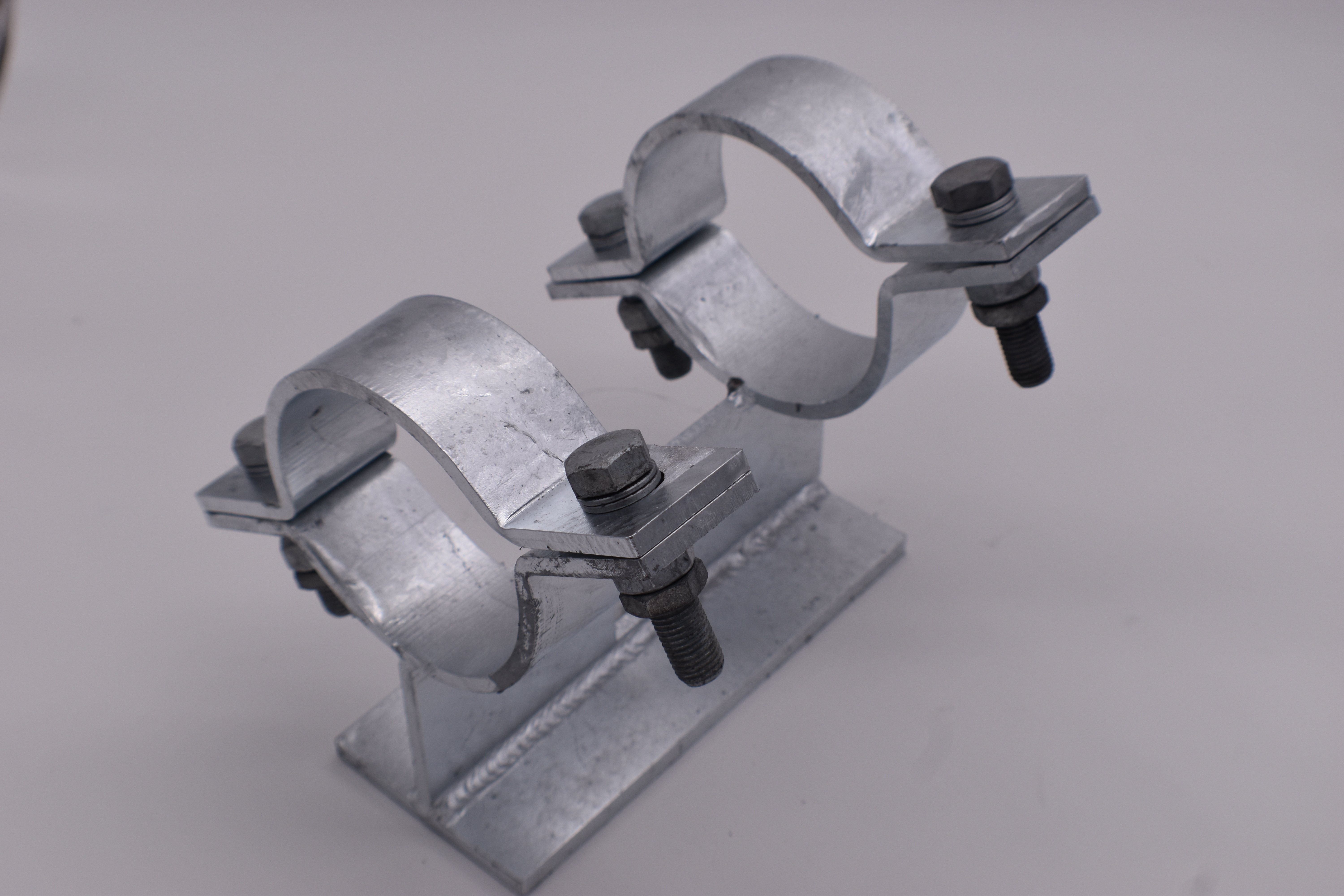 Bolt-on T-Style Pipe Shoes